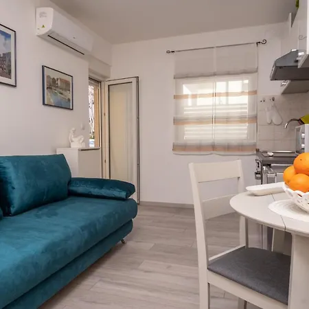Fiorella Apartment *