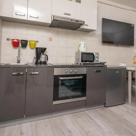 Fiorella Apartment *